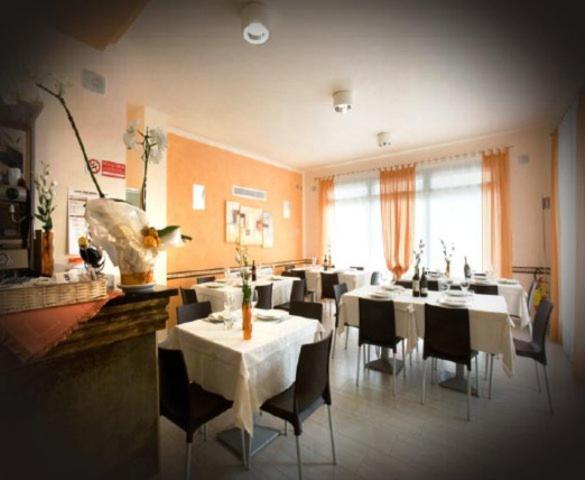 פורטו טולה Hotel Ristorante Klaus מראה חיצוני תמונה