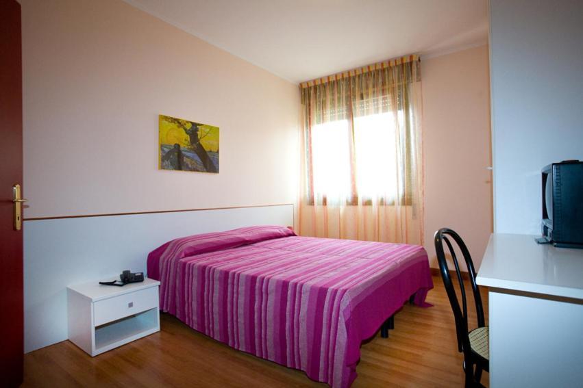 פורטו טולה Hotel Ristorante Klaus מראה חיצוני תמונה