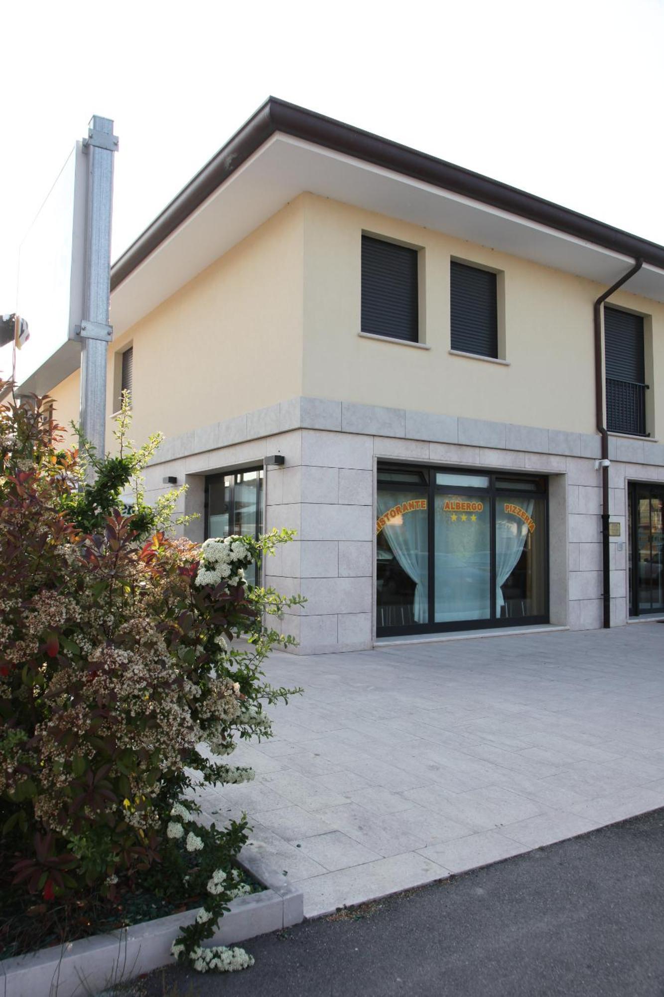 פורטו טולה Hotel Ristorante Klaus מראה חיצוני תמונה